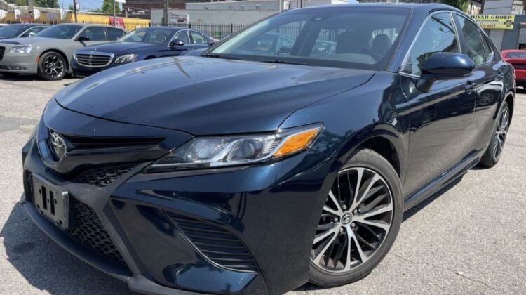 2020 Toyota Camry SE