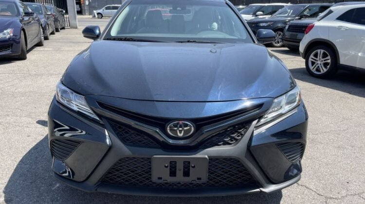 2020 Toyota Camry SE