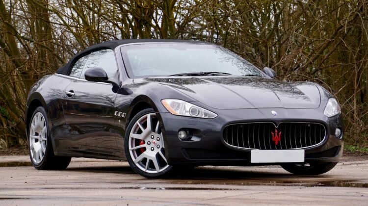 2017 Maserati Ghibli SQ4 Blue 1,694 Miles